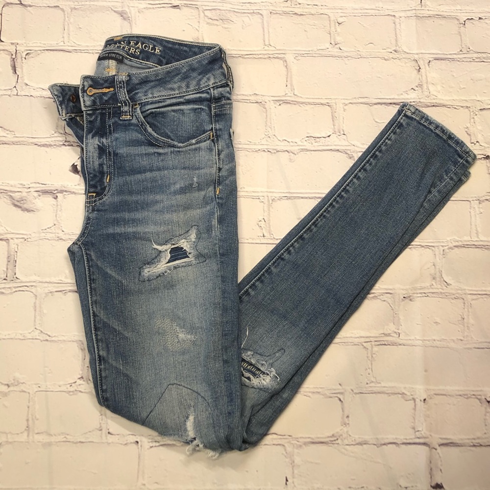 American Eagle Distressed Hi-Rise Jegging
